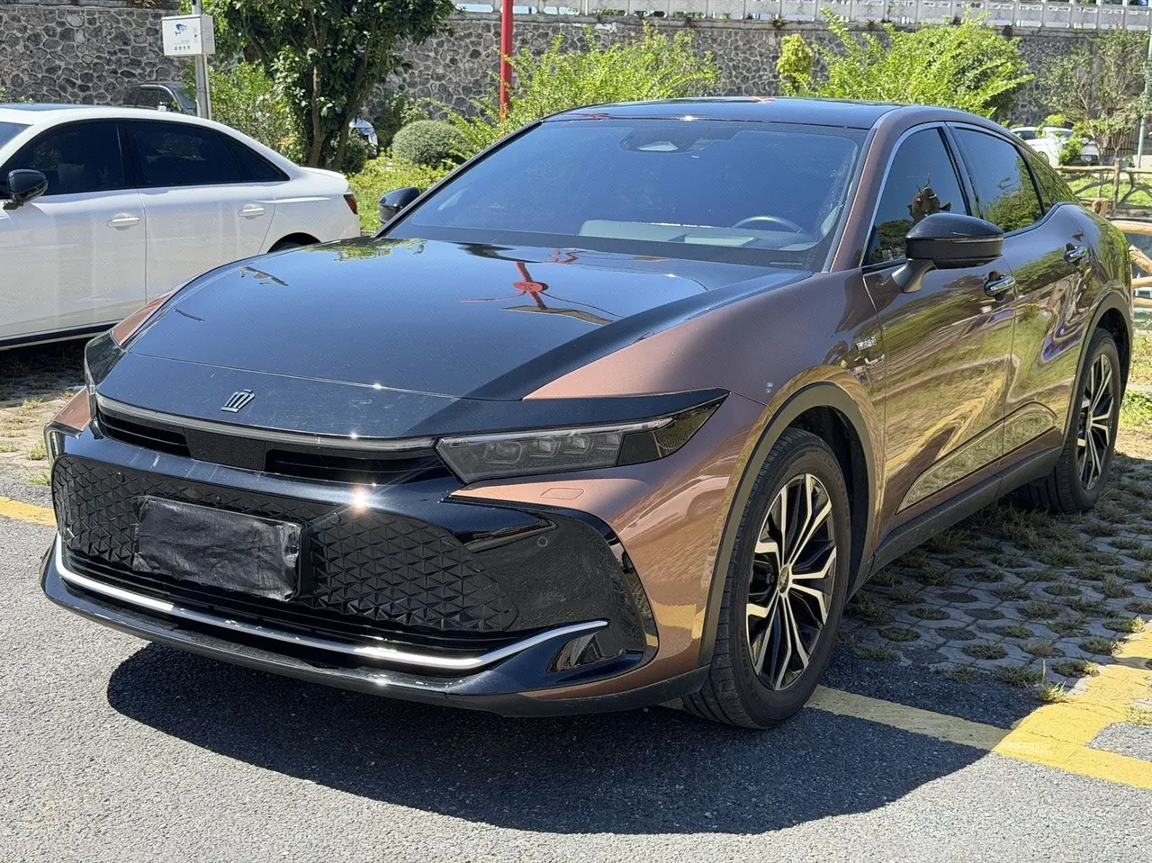 Toyota Crown (Imported) 2023 Crown SportCross 2.5 Stepless Two-Drive Premium Edition Automatic Gear - View 1