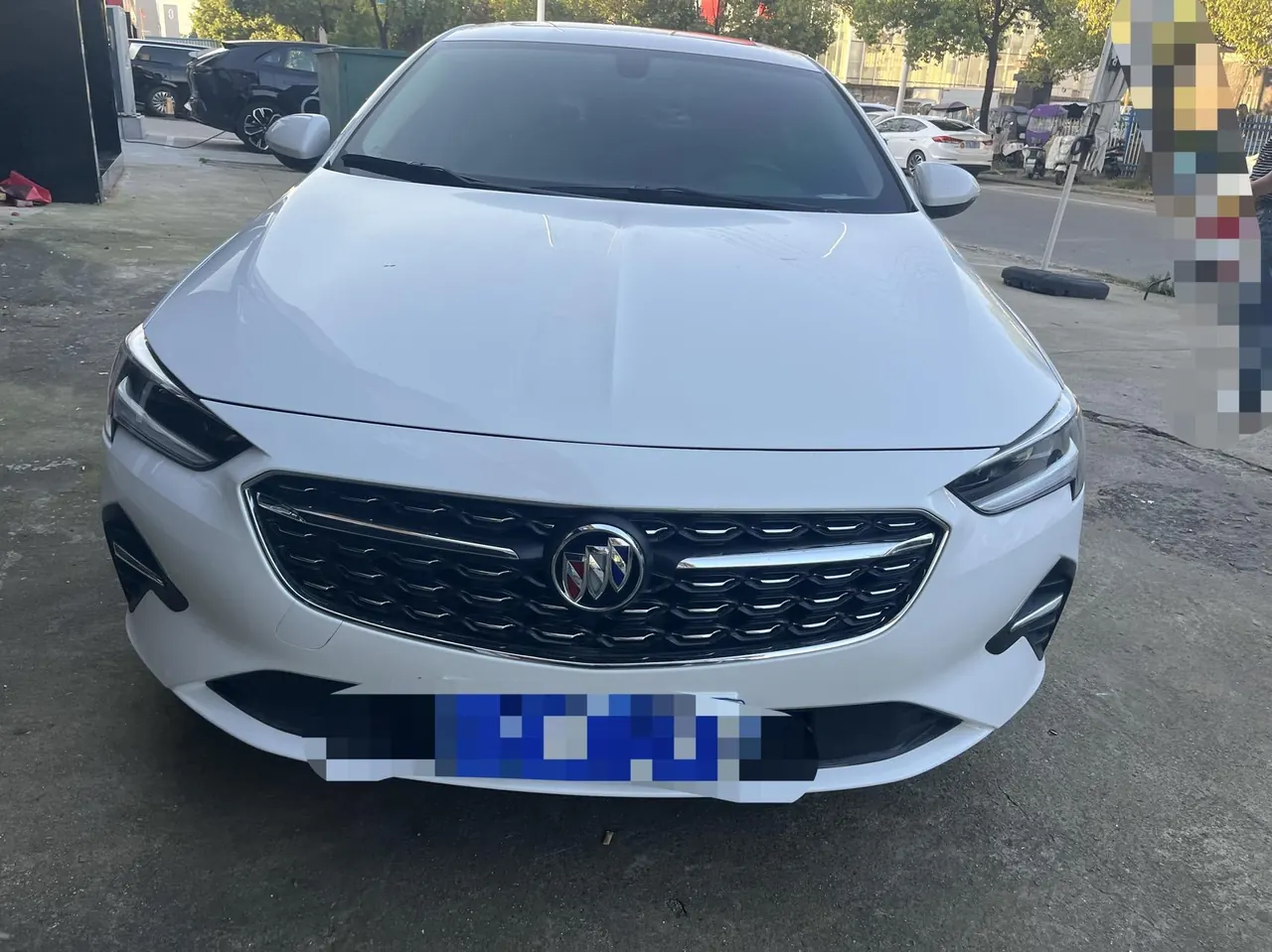 Buick 2020 Regal 1.5T 552T Elite Automatic Gear 2