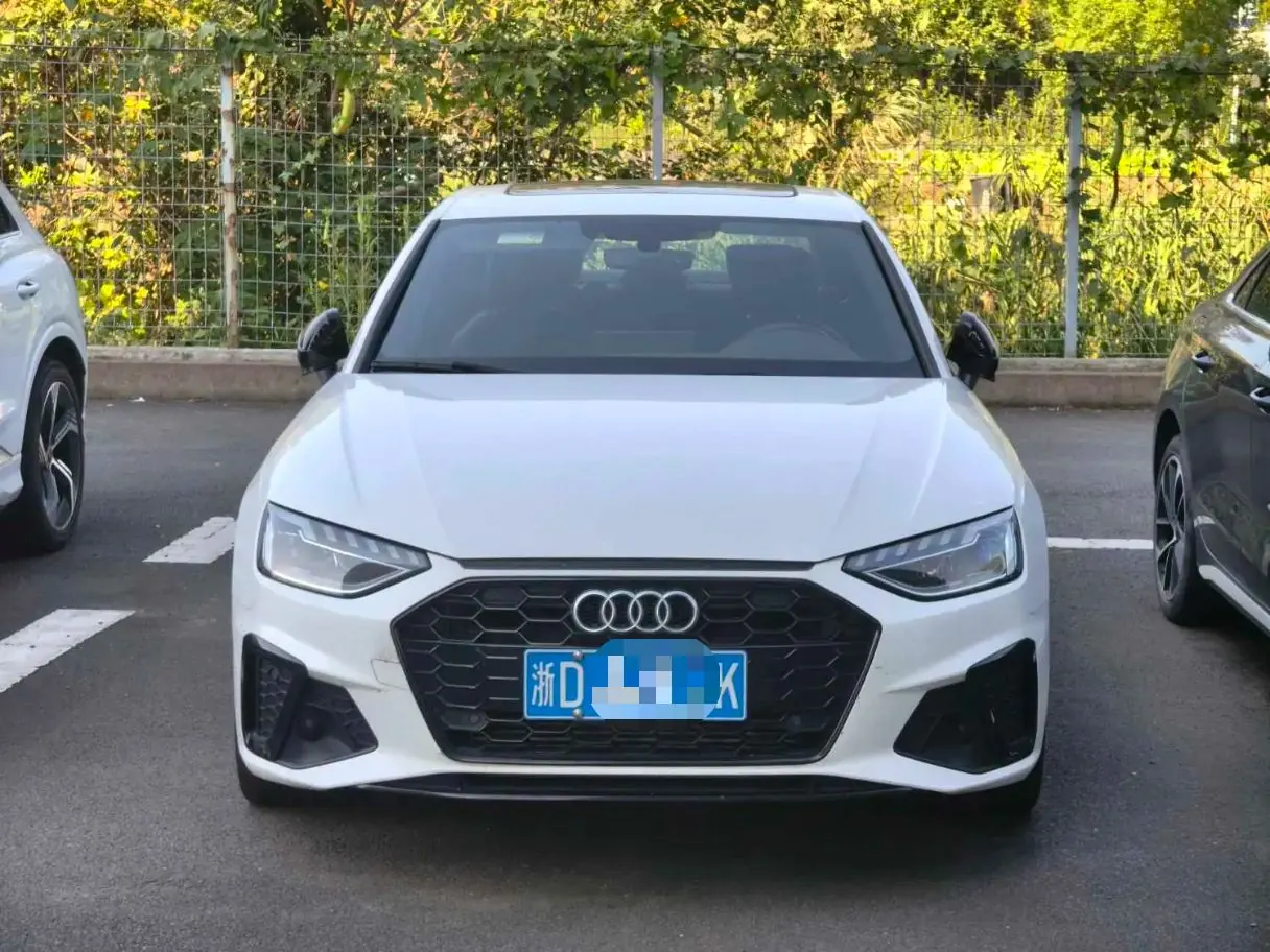 Audi 2023 A4L 2.0TFSI 40TFSI Deluxe Dynamic Automatic 3
