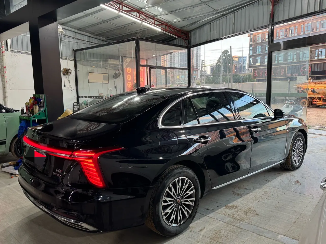 HongQi 2025 H5 1.5T Flag Rhyme 500000 Commemorative Automatic Gear 9