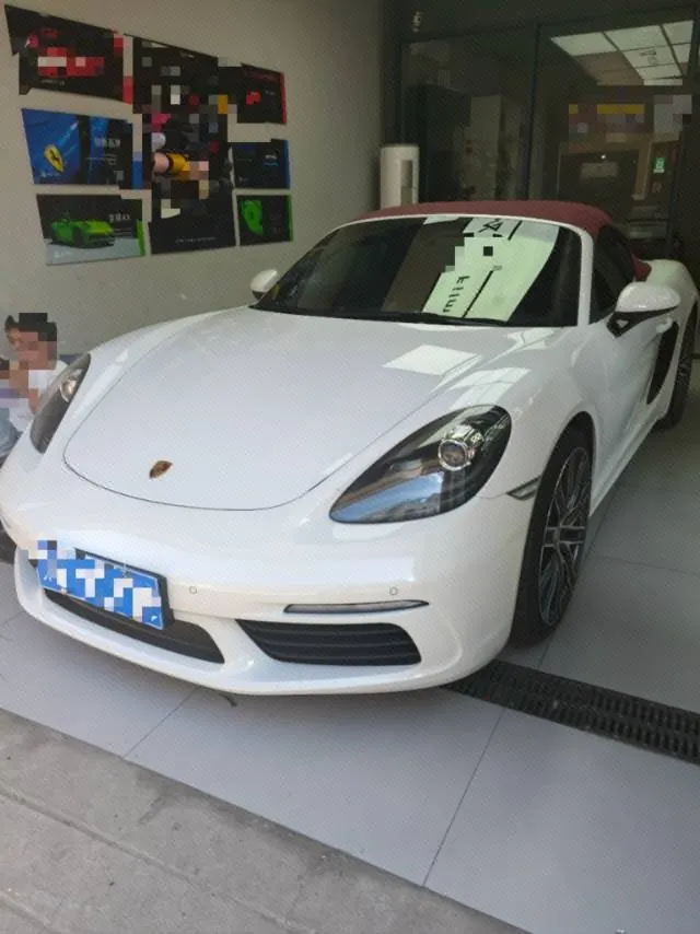 Open image lightbox: Porsche 718 (Imported) 2022 718 Boxer 2.0T Automatic