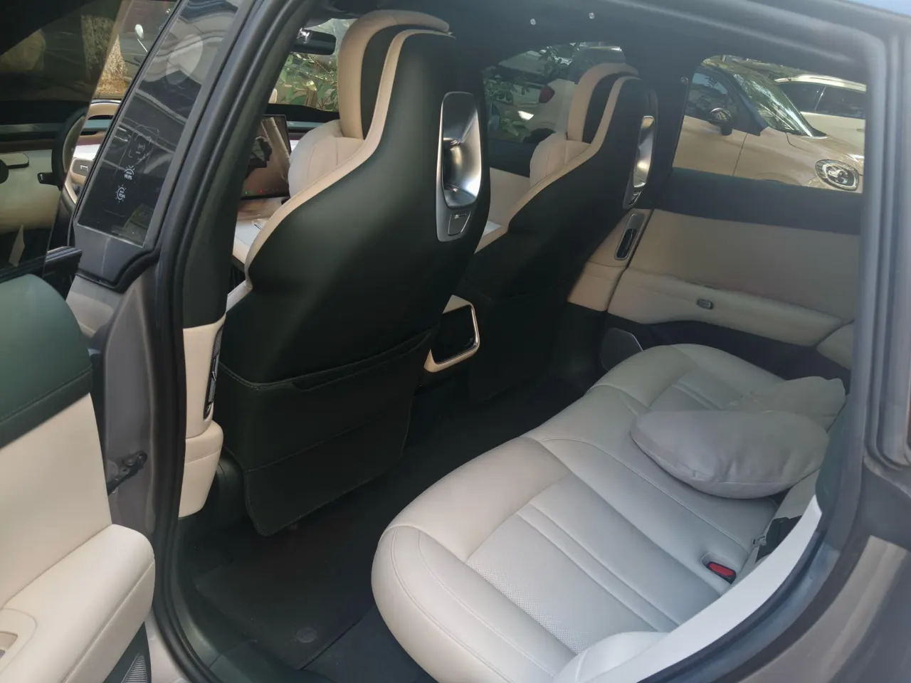 MI 2025 YU7 Long Endurance Four-wheel Drive Pro Edition Automatic Gear 5