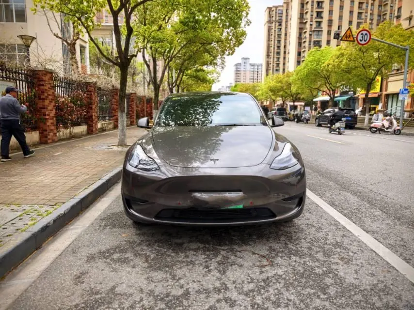 Tesla 2022 Model Y rear-wheel drive version (facelift) automatic gear 2
