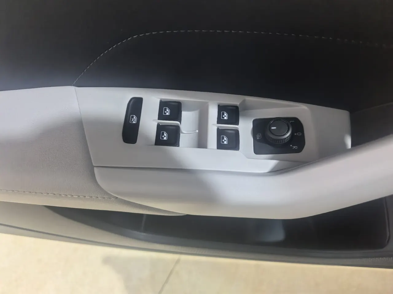 Volkswagen 2025 Tuyue Xinrui 1.5TSI 300TSI Sharp Edition Automatic Gear 5