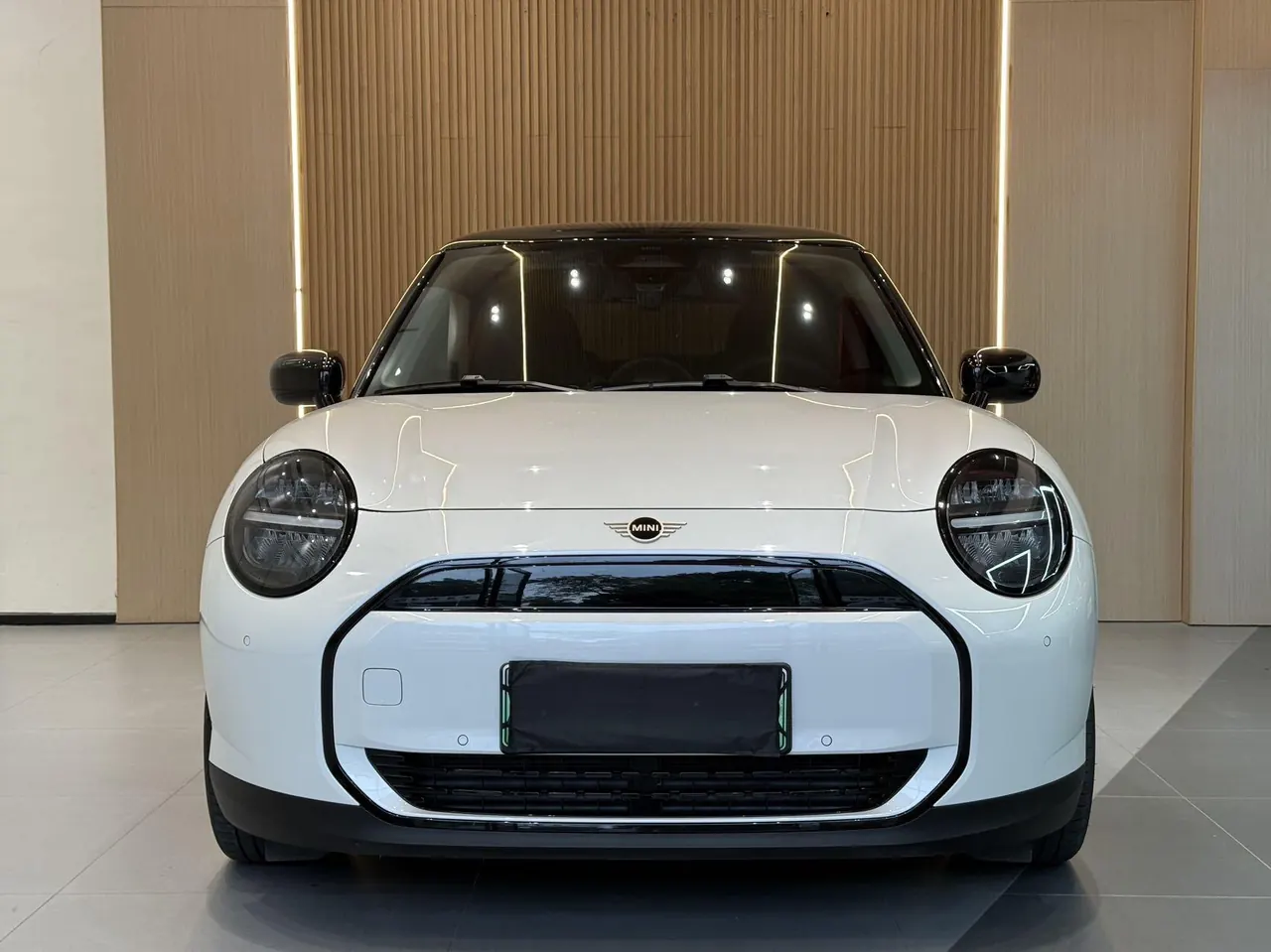 MINI 2025 Mini Cooper E 466km Cooper E Classic (Modified) Automatic Gear 2