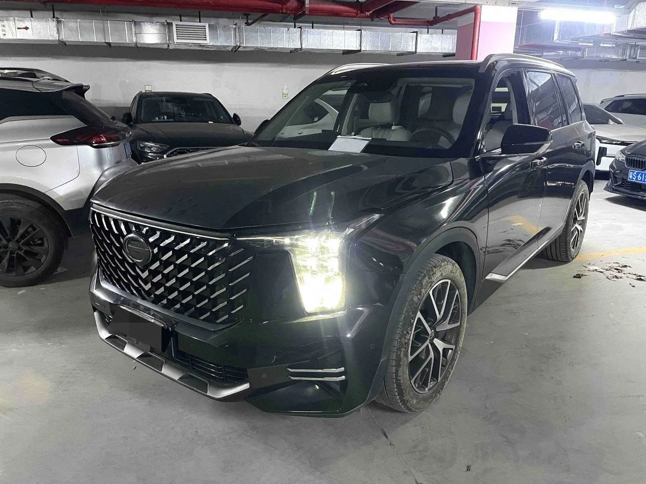 Открыть галерею: Chuanqi 2022 GS8 2.0TGDI Two-Drive Premium Edition Six-seat Automatic Gear