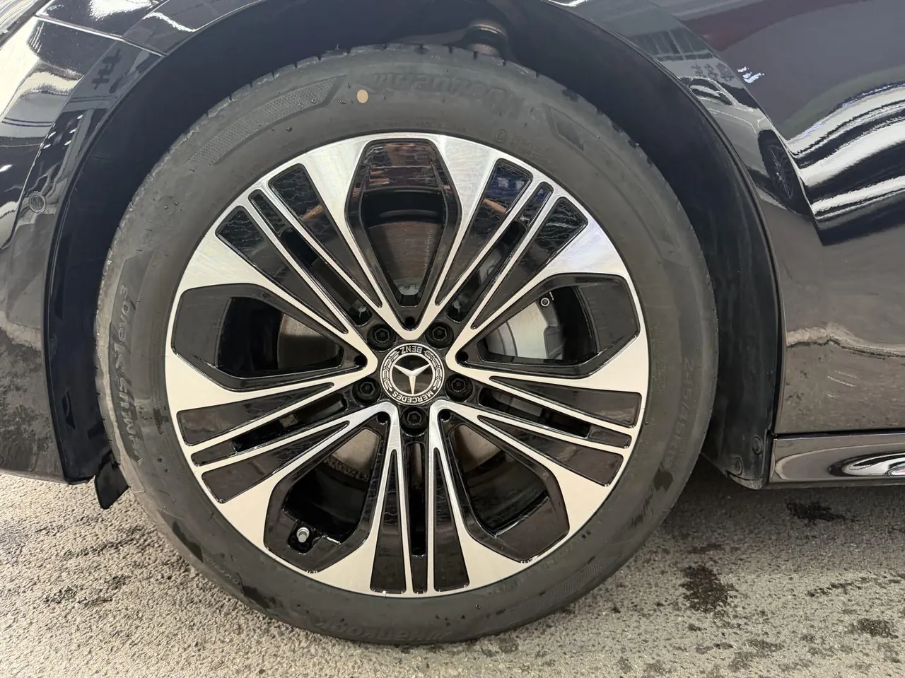 Mercedes Benz E Class 2025 E 300 L 48V 2.0T Luxury Automatic Gear 5