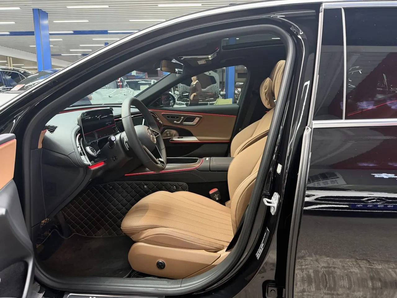 Mercedes Benz E Class 2025 E 300 L 48V 2.0T Luxury Automatic Gear 6