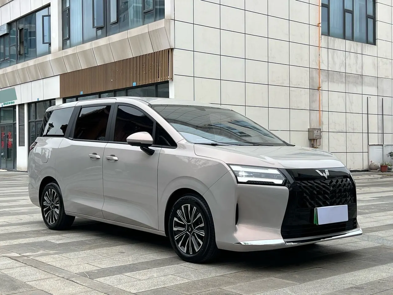 WuLing 2025 Starlight 730 1.5 Stepless 125km Luxury Automatic Transmission 3