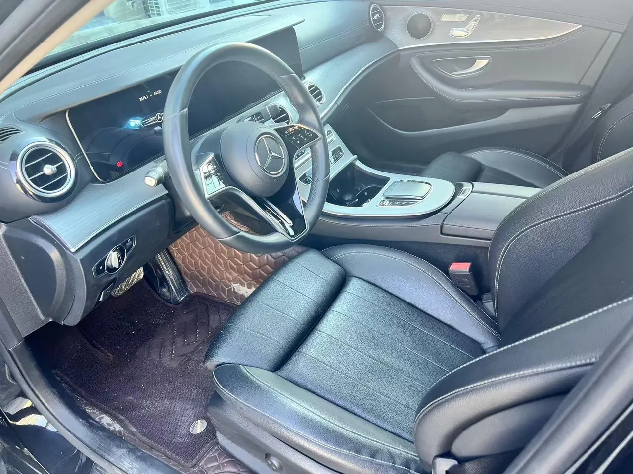 Mercedes Benz E Class 2022 E 300 L 2.0T Fashion (Change 2) Automatic Gear 4