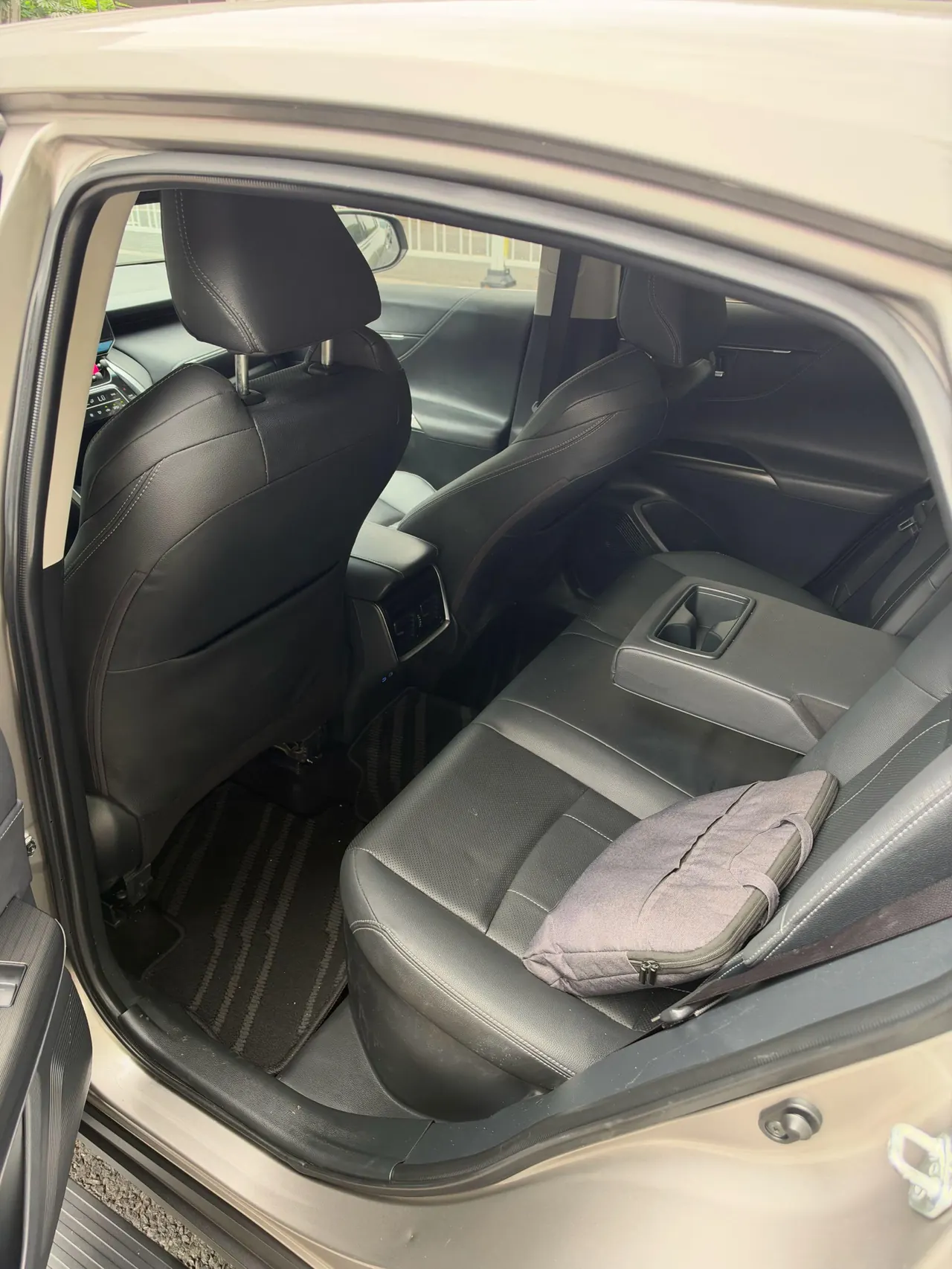 Toyota 2022 LingFang Shuangqing 2.5 Stepless Two-Drive Deluxe Automatic Gear 4