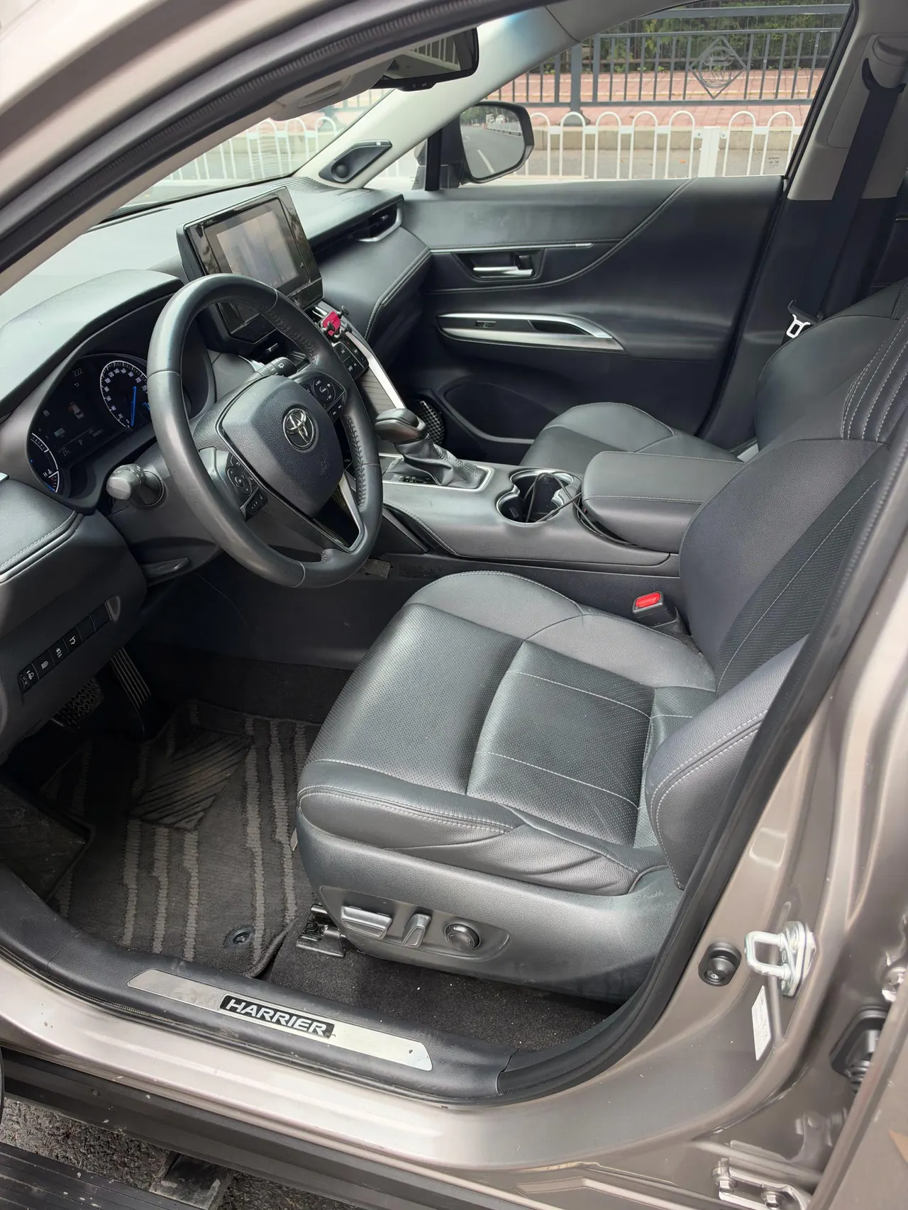 Toyota 2022 LingFang Shuangqing 2.5 Stepless Two-Drive Deluxe Automatic Gear 5