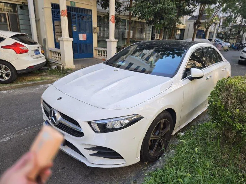 Открыть галерею: Mercedes Benz Class A 2022 A 200 L 1.3T Fashion (Change 3) Automatic