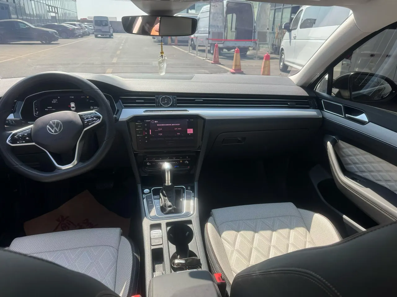 Volkswagen 2025 Magotan 2.0TSI 330TSI 2 million luxury automatic gear 9