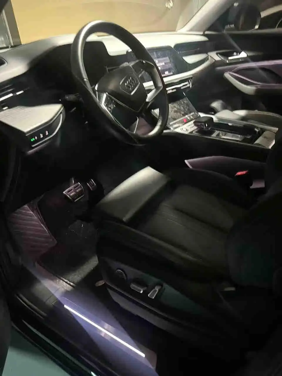 Audi 2025 Q6 2.0TFSI 40TFSI Quattro Commemorative Edition Yu Lin Set 7-seat Automatic Block 3