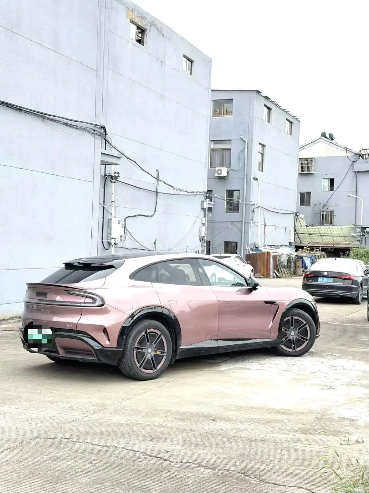 MI 2025 YU7 Long Endurance Four-wheel Drive Pro Edition Automatic Gear 2