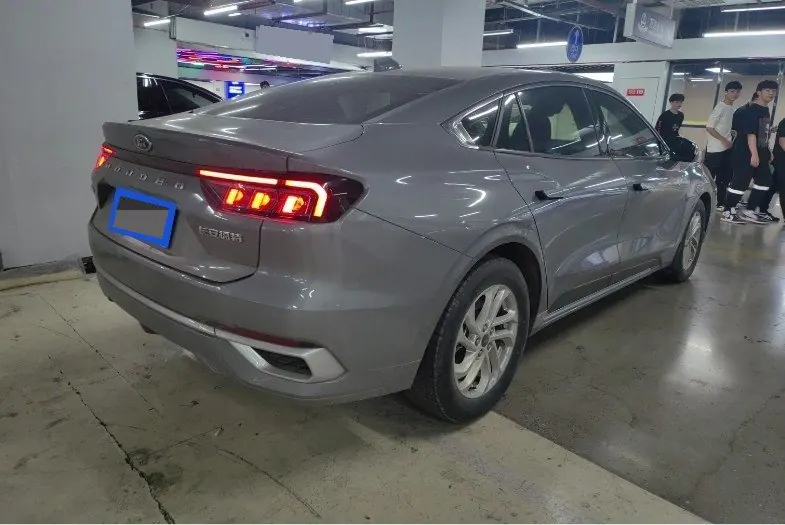 Ford 2022 Mondeo 2.0T EcoBoost 245 fashion automatic gear 2