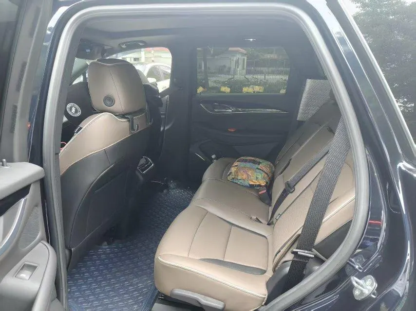 Buick 2022 Angke Flag 48V 2.0T 652T Four-wheel Drive Enjoy Flagship Automatic Gear 3