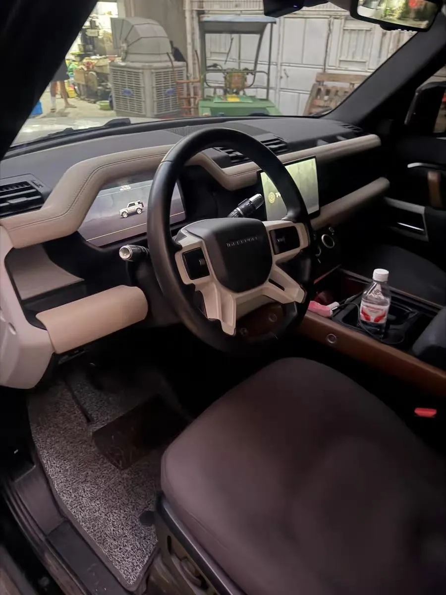 Land Rover Guard (Imported) 2022 Guard 90 2.0T P300 SE Automatic Gear 4