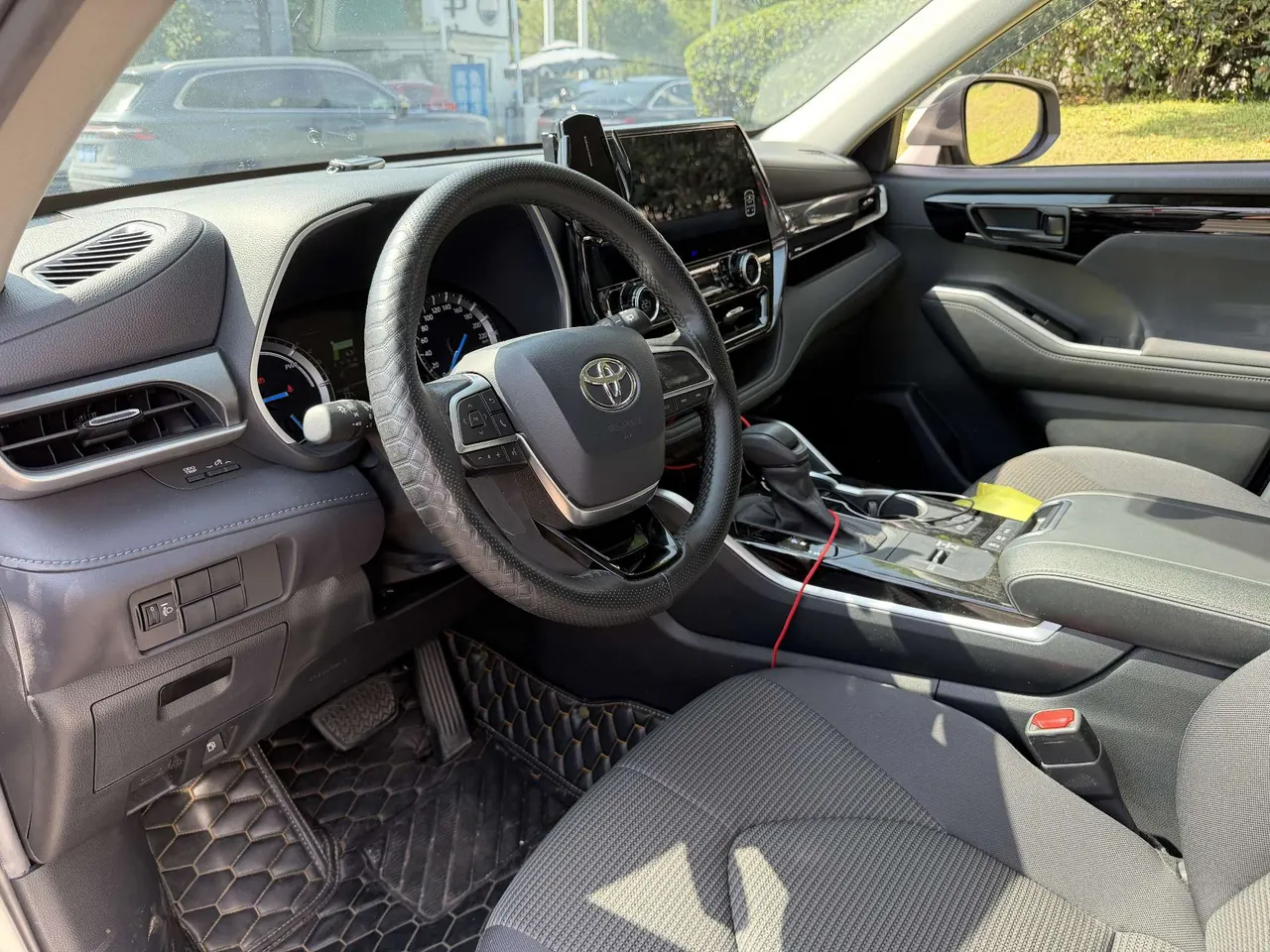 Toyota 2022 Highlander Dual Engine 2.5 Stepless Four-wheel Drive Elite Edition 7-seat Automatic Transmission 4