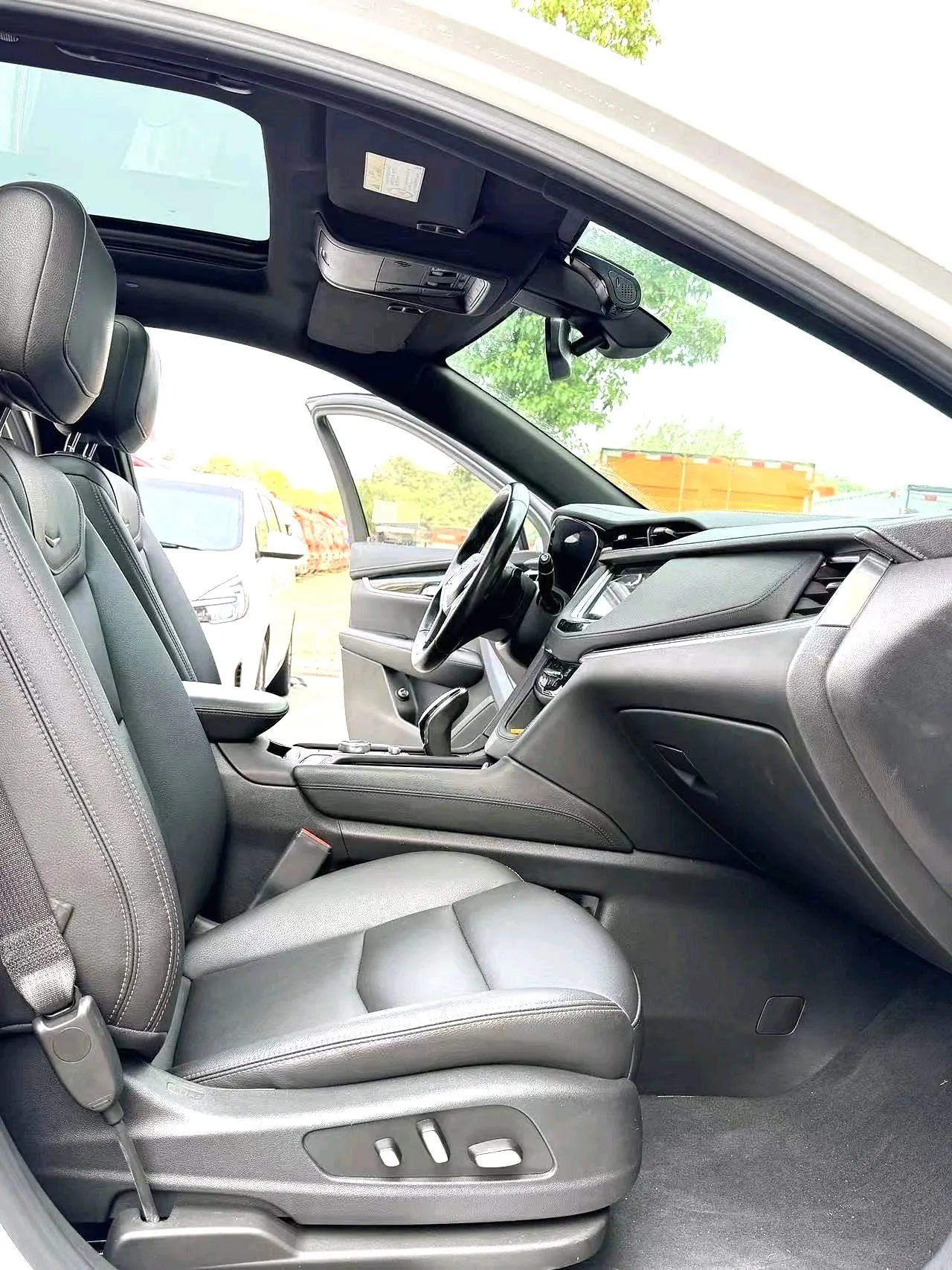 Cadillac 2022 XT5 48V 2.0T Two-Drive Luxury Automatic Gear 4
