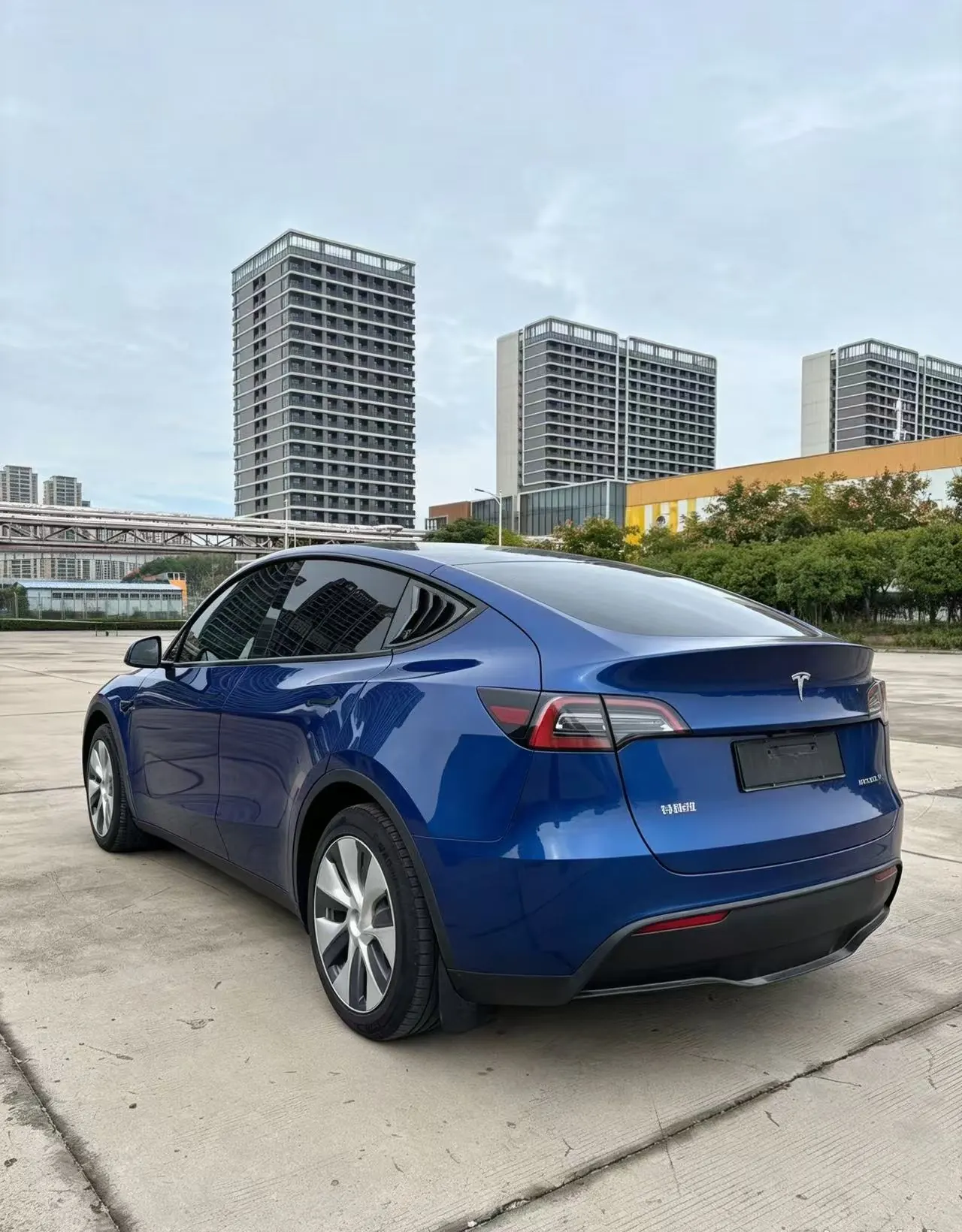 Tesla 2022 Model Y rear-wheel drive version automatic transmission 2