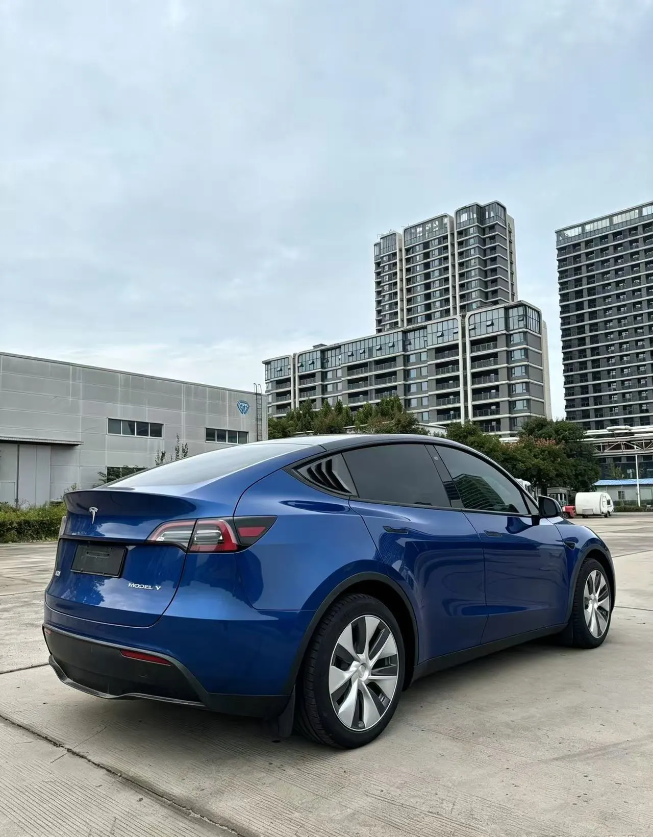 Tesla 2022 Model Y rear-wheel drive version automatic transmission 3