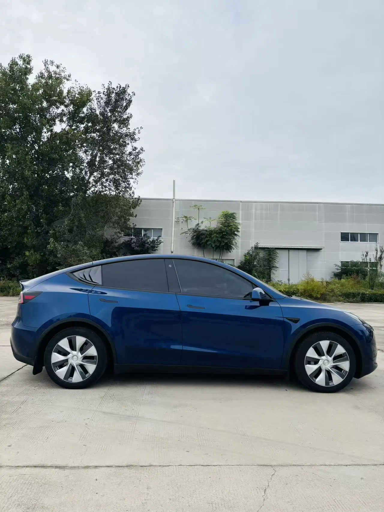 Tesla 2022 Model Y rear-wheel drive version automatic transmission 4