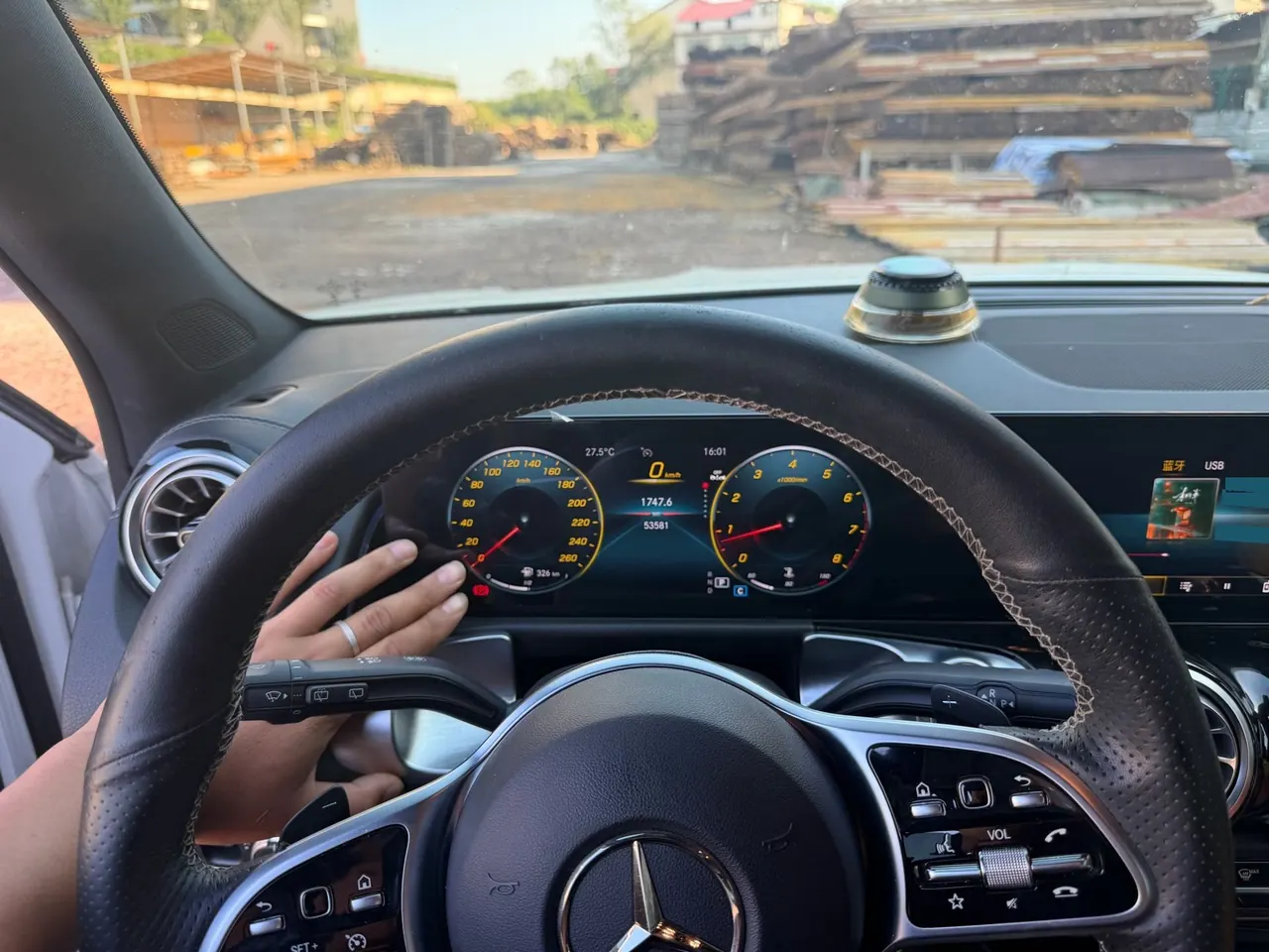 Mercedes Benz 2022 GLB 220 2.0T Fashion Automatic 11