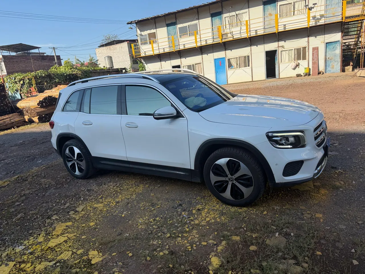 Mercedes Benz 2022 GLB 220 2.0T Fashion Automatic 3
