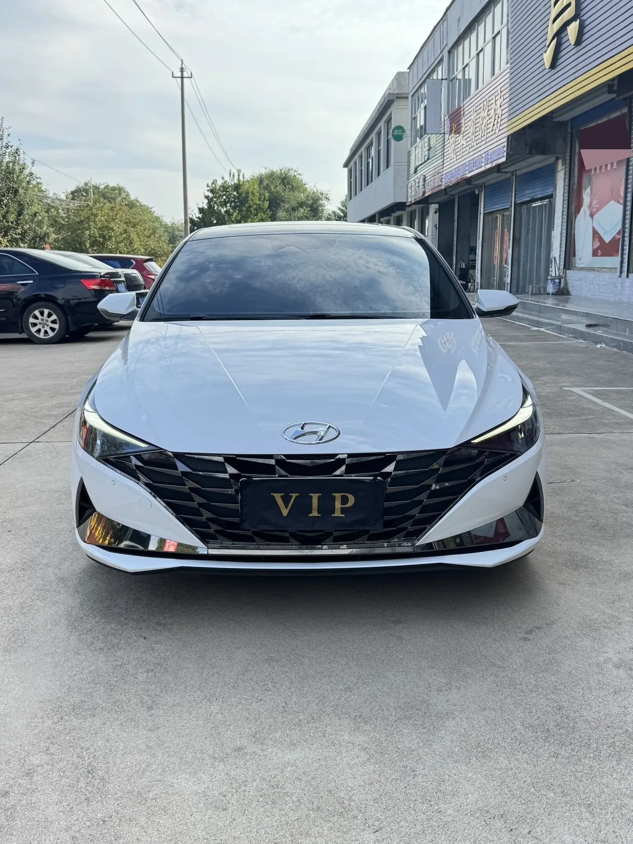Hyundai 2023 Elantra -3-compartment 1.5 stepless LUX premium automatic gear 2