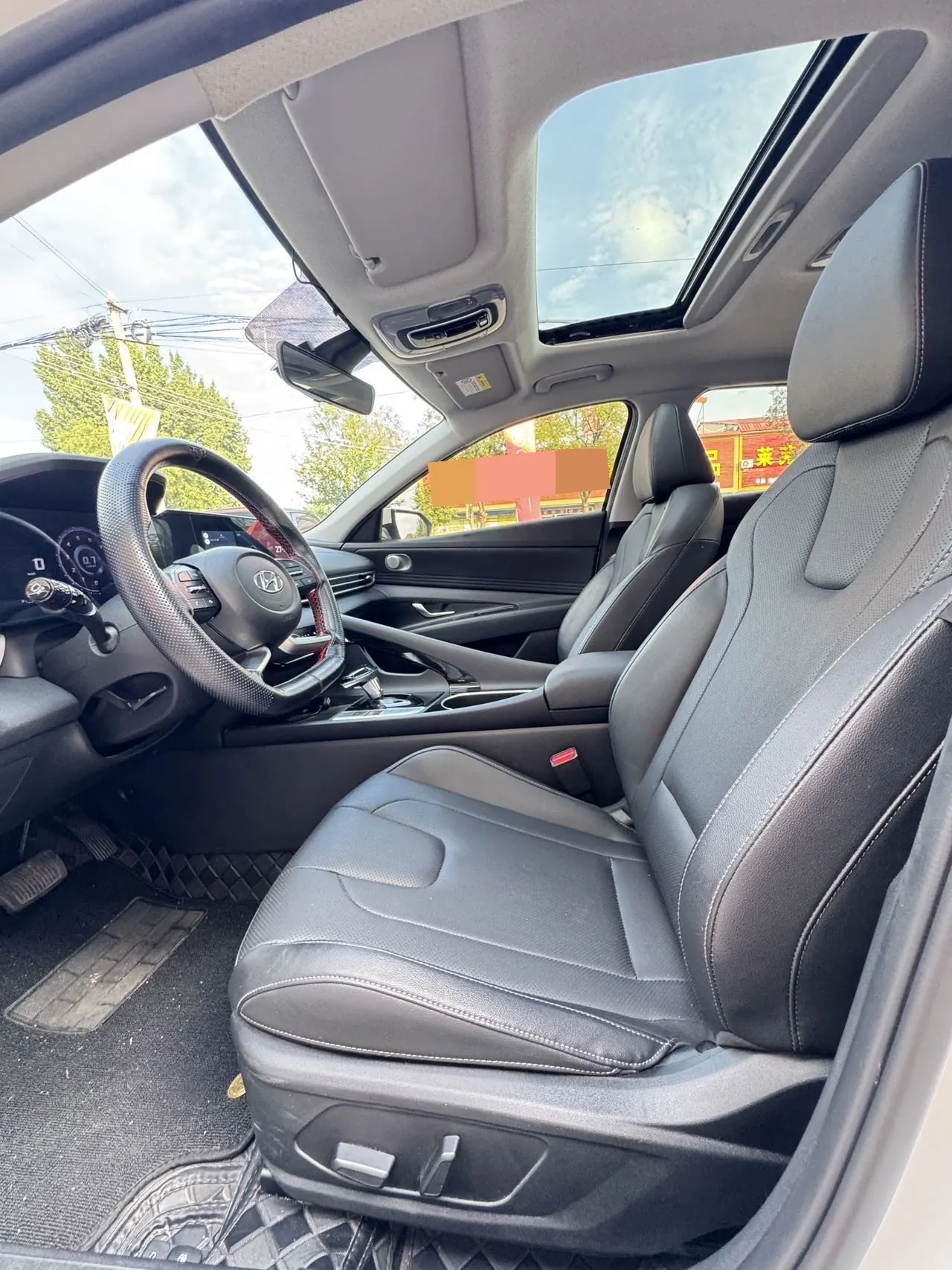 Hyundai 2023 Elantra -3-compartment 1.5 stepless LUX premium automatic gear 7