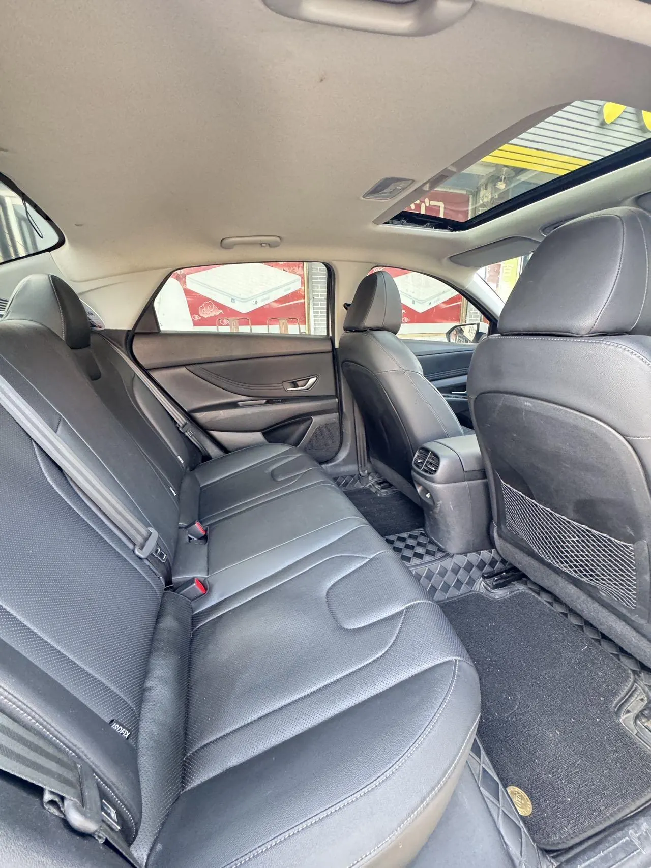 Hyundai 2023 Elantra -3-compartment 1.5 stepless LUX premium automatic gear 9