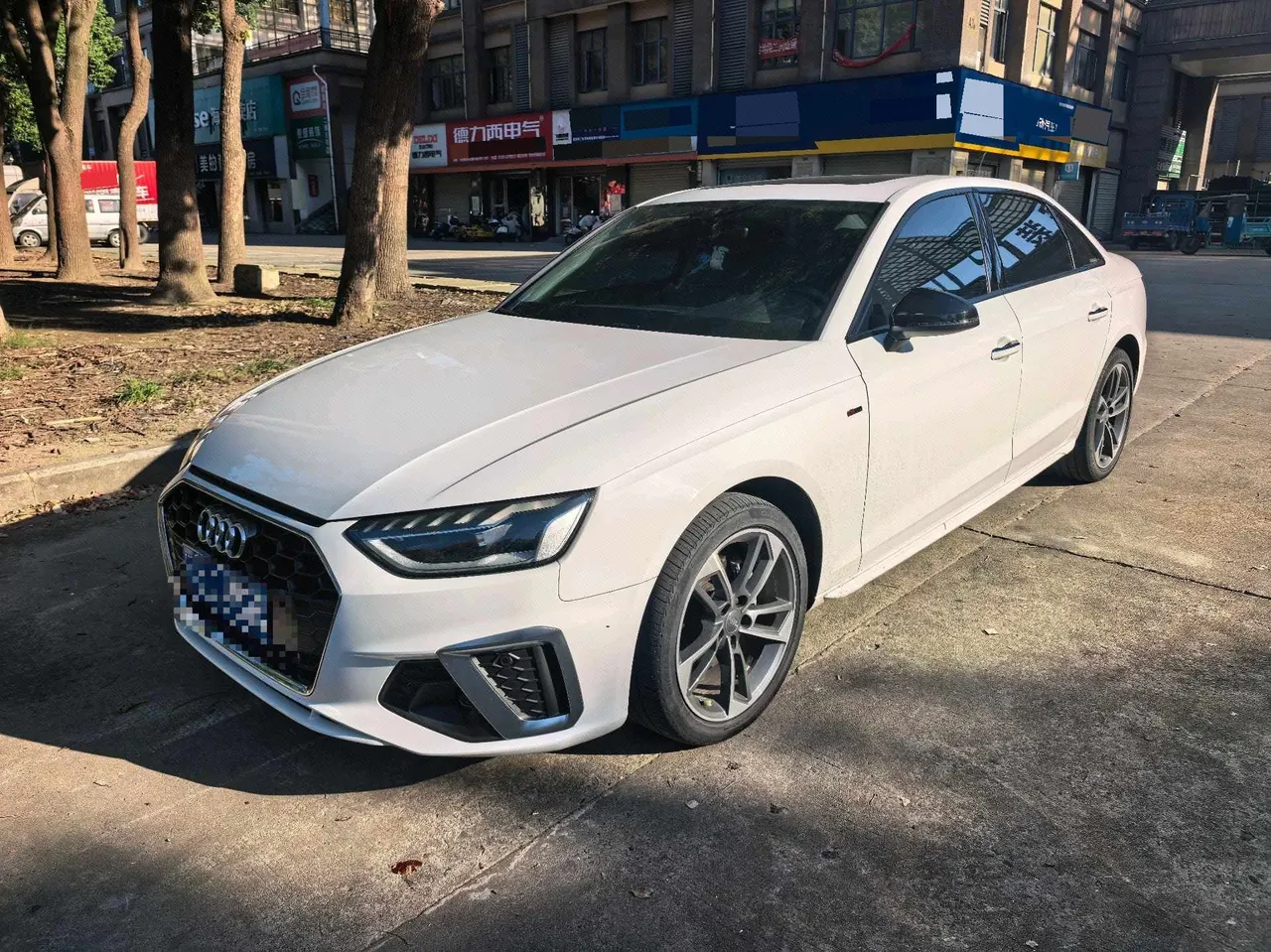 Open image lightbox: Audi 2020 A4L 2.0TFSI 40TFSI Fashion Dynamic Automatic