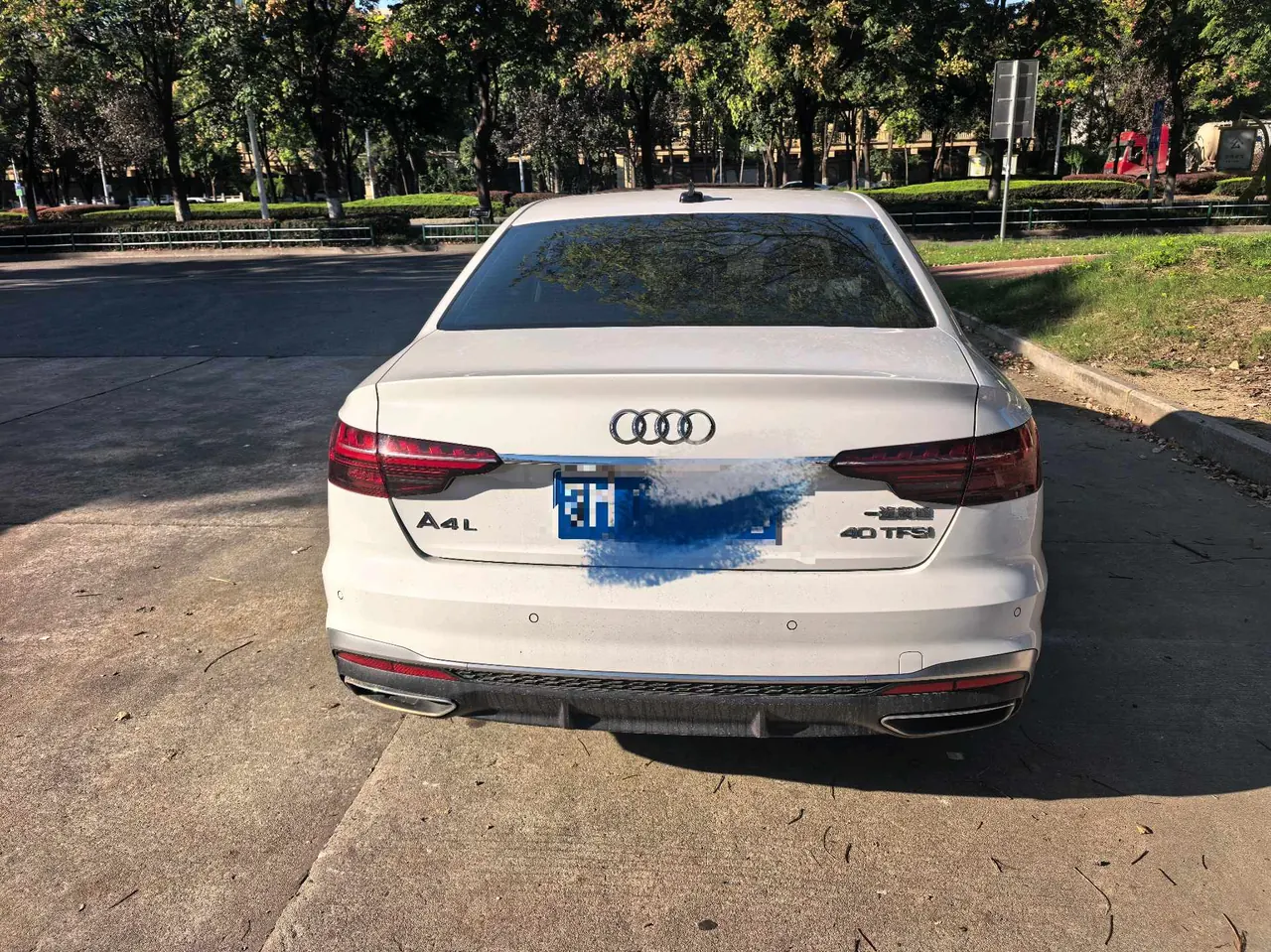 Audi 2020 A4L 2.0TFSI 40TFSI Fashion Dynamic Automatic 5