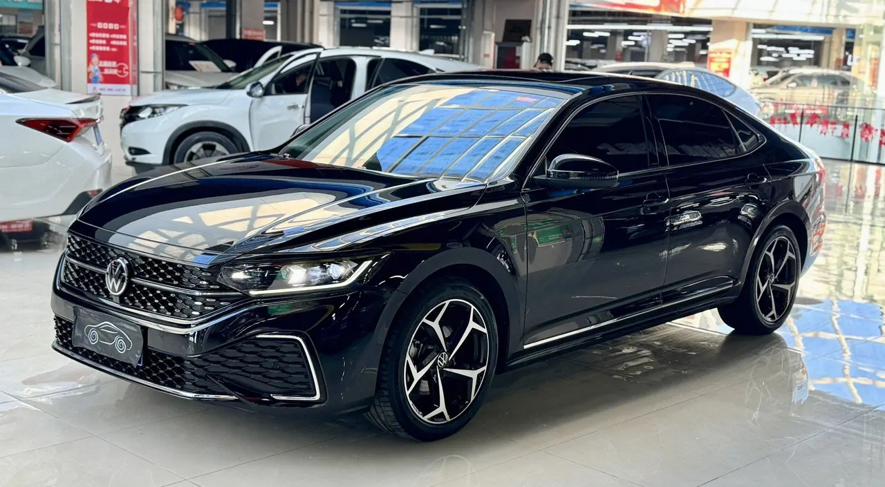Открыть галерею: Volkswagen 2023 Passat 2.0TSI 330TSI Star Elite Edition (Modified) Automatic Gear