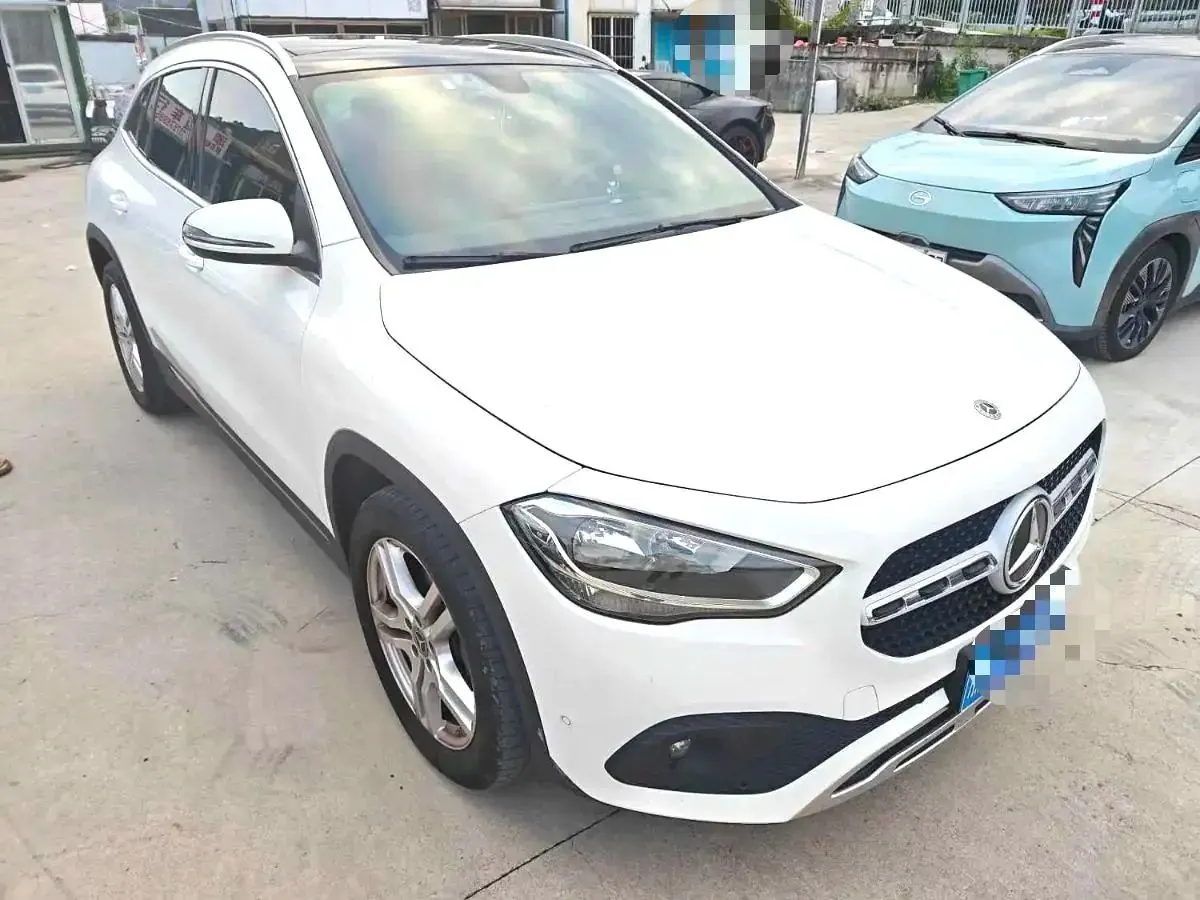 Mercedes Benz 2020 GLA 180 1.3T automatic gear 2