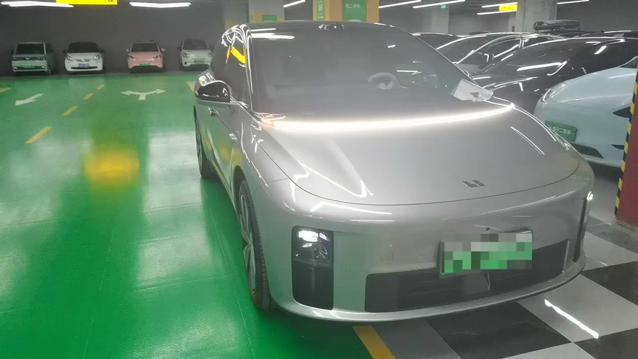Li 2025 i6 four-wheel drive basic automatic transmission 3