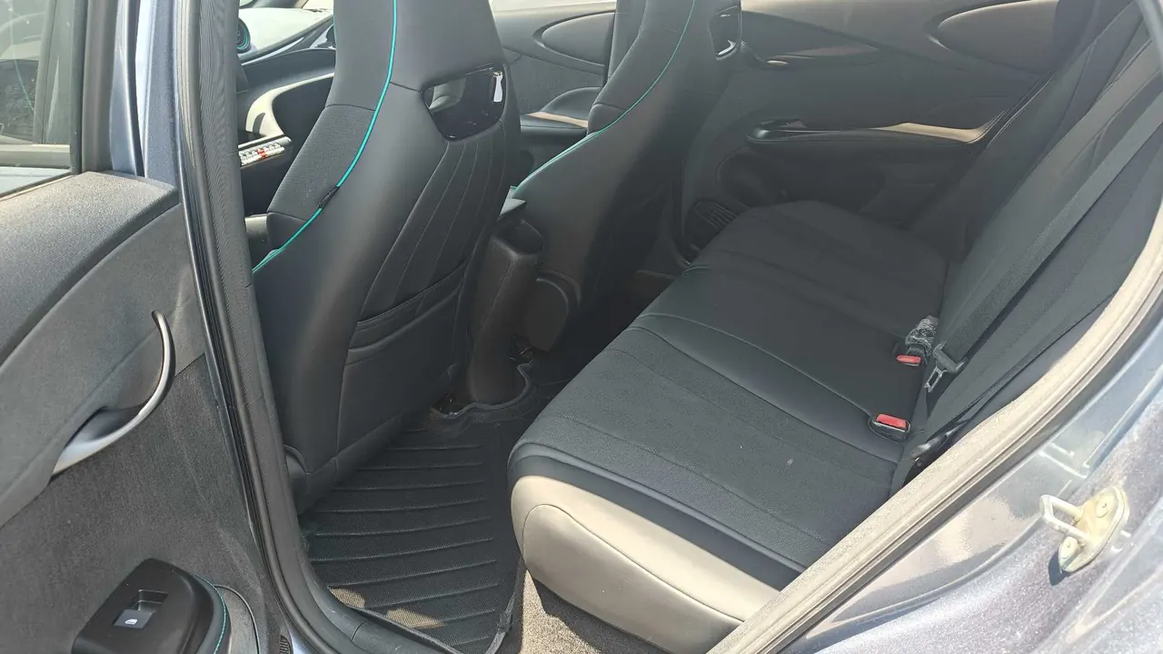 BYD 2025 Dolphin 420km Vital Edition Automatic Gear 6