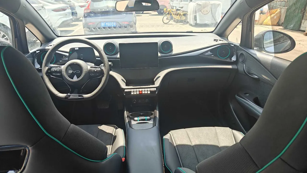 BYD 2025 Dolphin 420km Vital Edition Automatic Gear 7