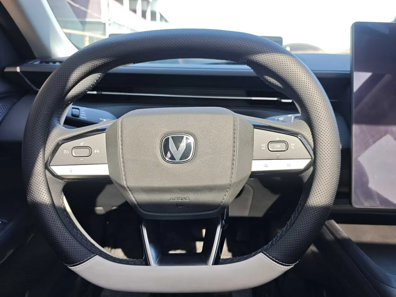 ChangAn 2025 Yidong 1.5T Blue Whale 500Bar Honorable Automatic Gear 7