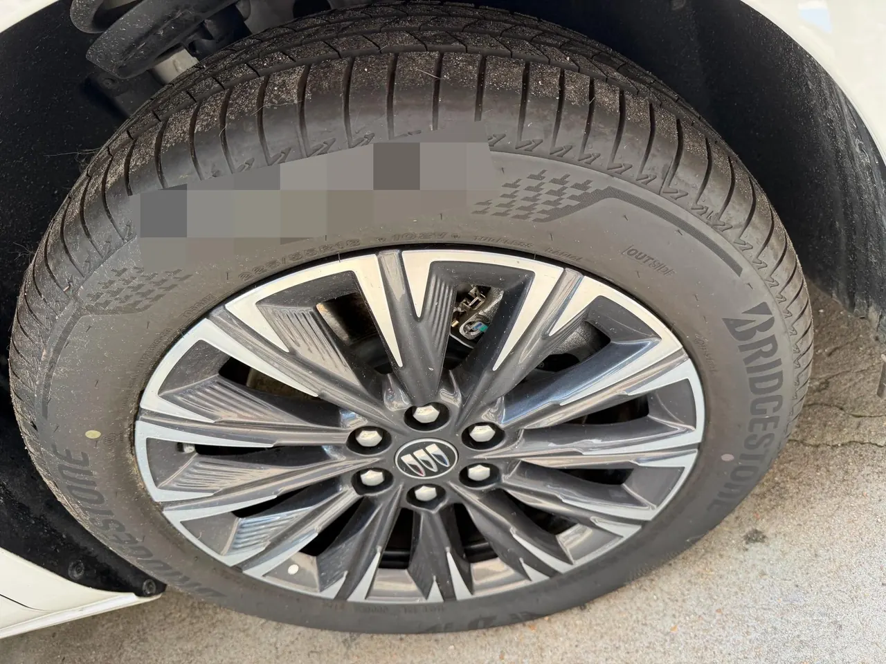 Buick 2025 GL8 ES Lu Zun 48V 2.0T Enjoy Heyue Edition Automatic Gear 8