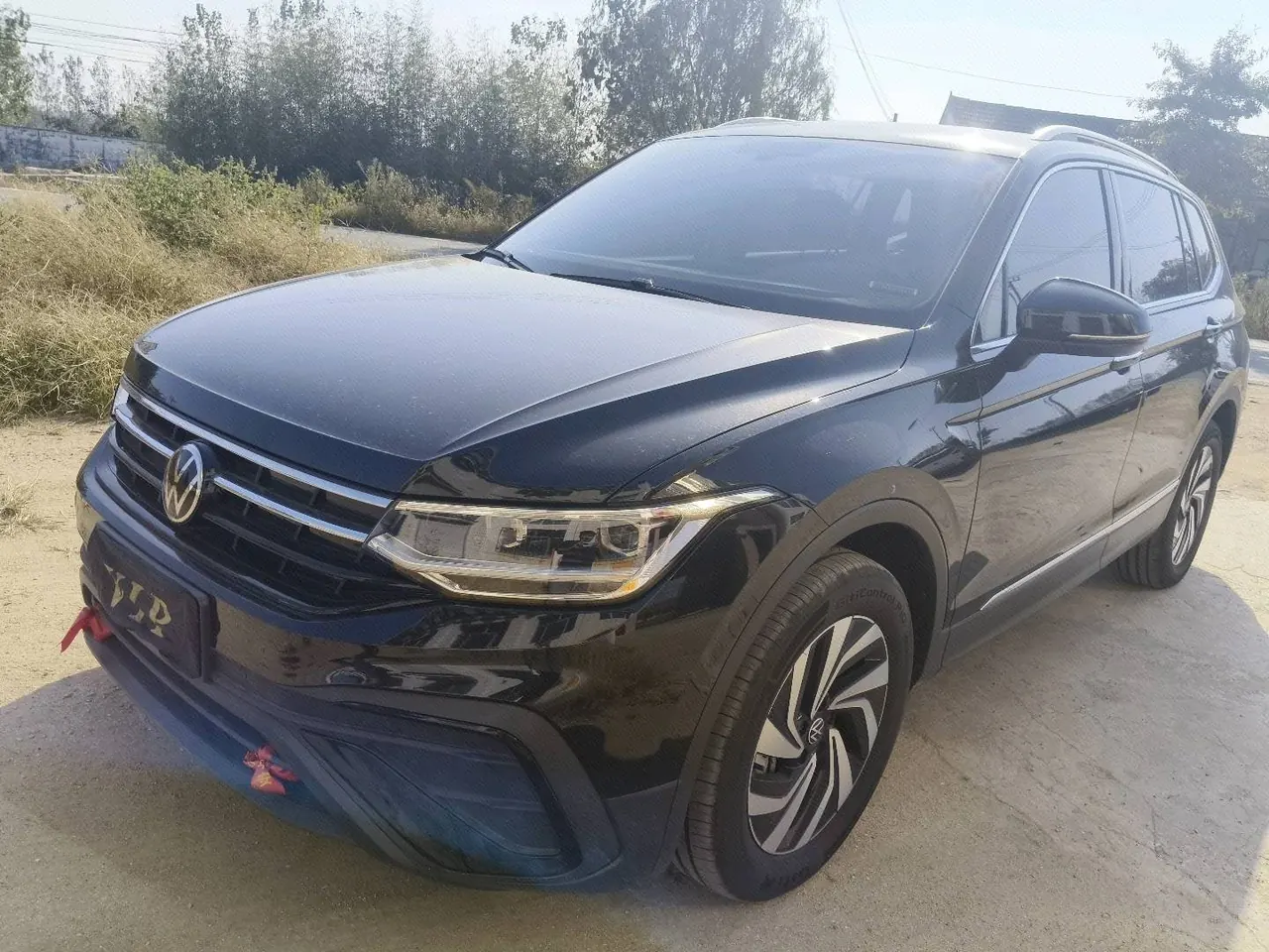 打开图片灯箱:Volkswagen 2025 Tiguan L 1.5TSI 300TSI outstanding two-wheel drive Longteng version automatic gear