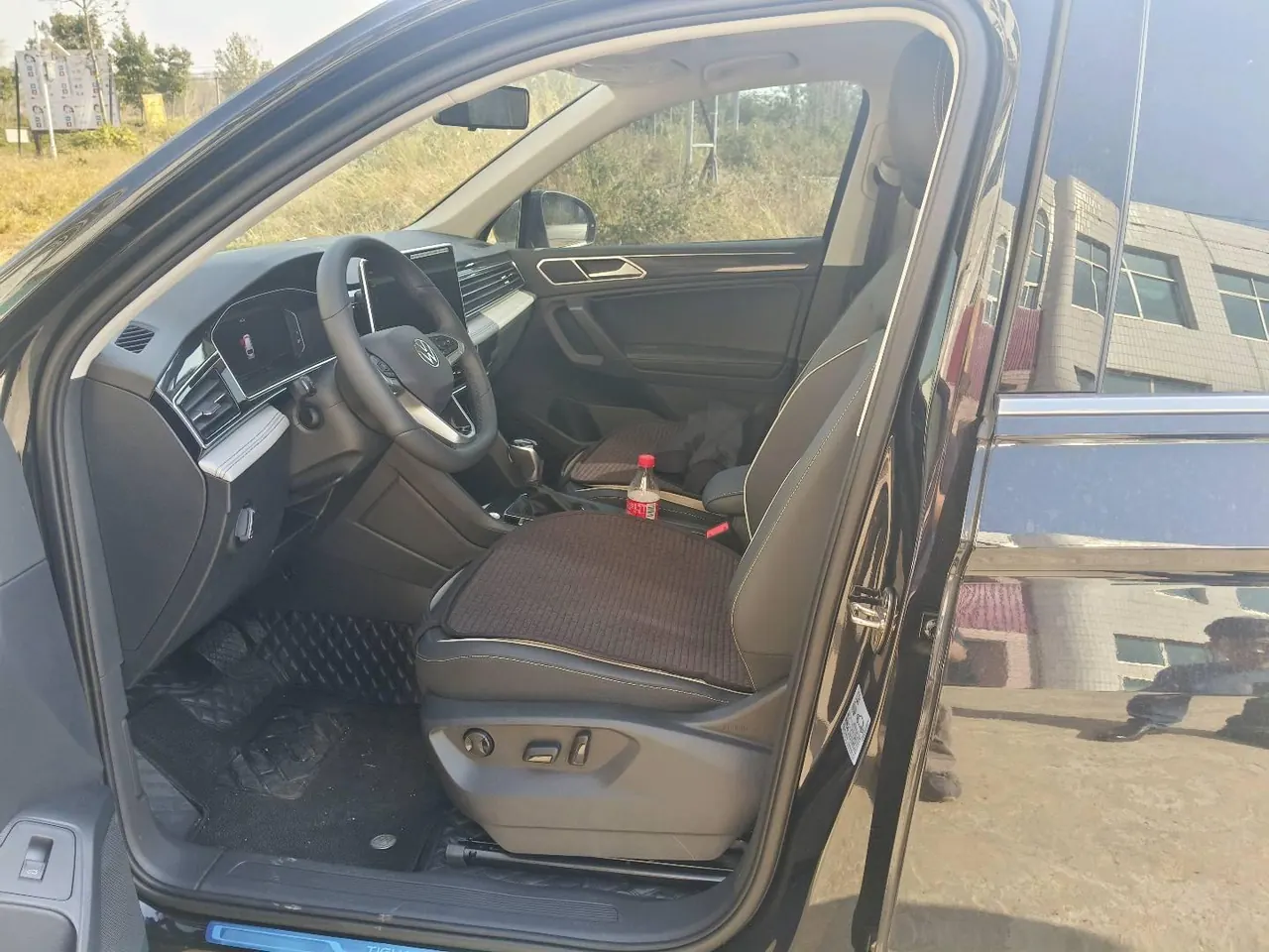 Volkswagen 2025 Tiguan L 1.5TSI 300TSI outstanding two-wheel drive Longteng version automatic gear 4