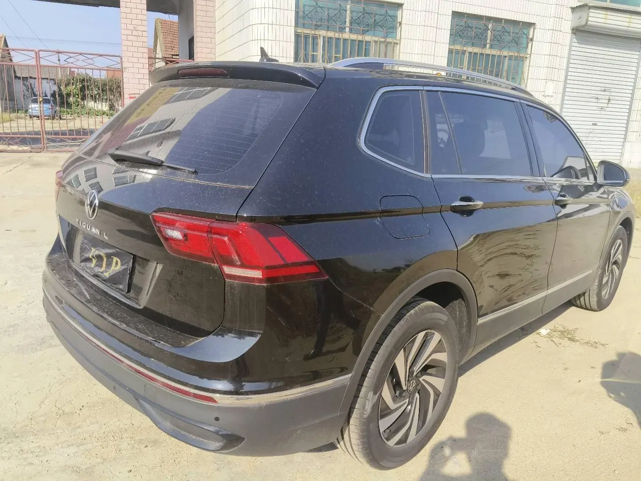 Volkswagen 2025 Tiguan L 1.5TSI 300TSI outstanding two-wheel drive Longteng version automatic gear 6