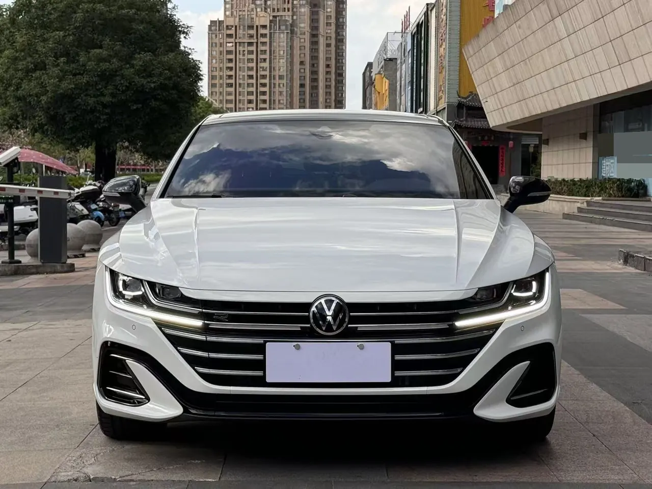 Volkswagen 2023 CC 2.0TSI 380TSI eye-catching automatic gear 2