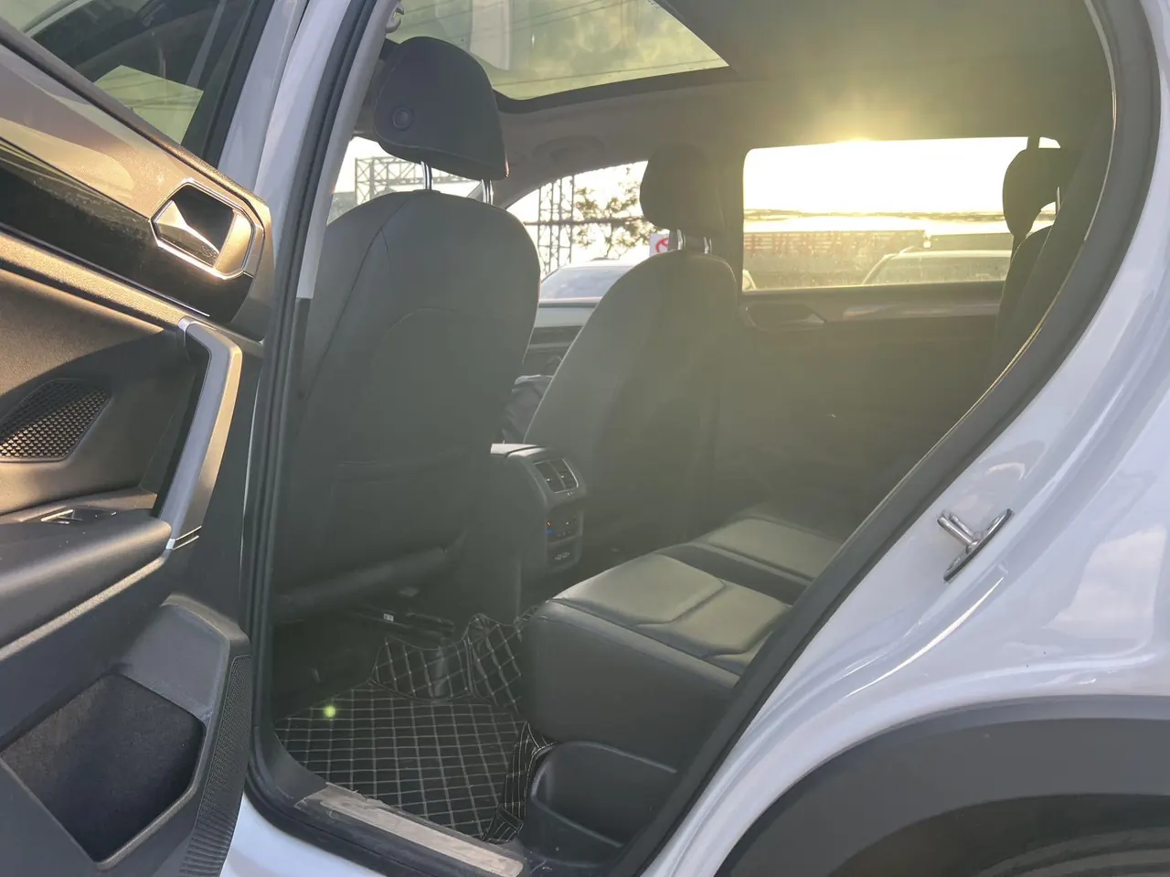 Volkswagen 2020 Tanyue 2.0TSI 330TSI Two-Drive Deluxe Smart Joint Edition Automatic Gear 6