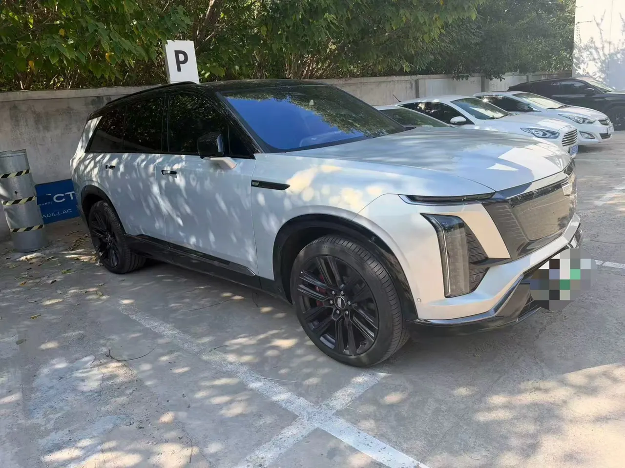 Cadillac 2026 Kayvid high-performance four-wheel drive Ultra automatic transmission 3