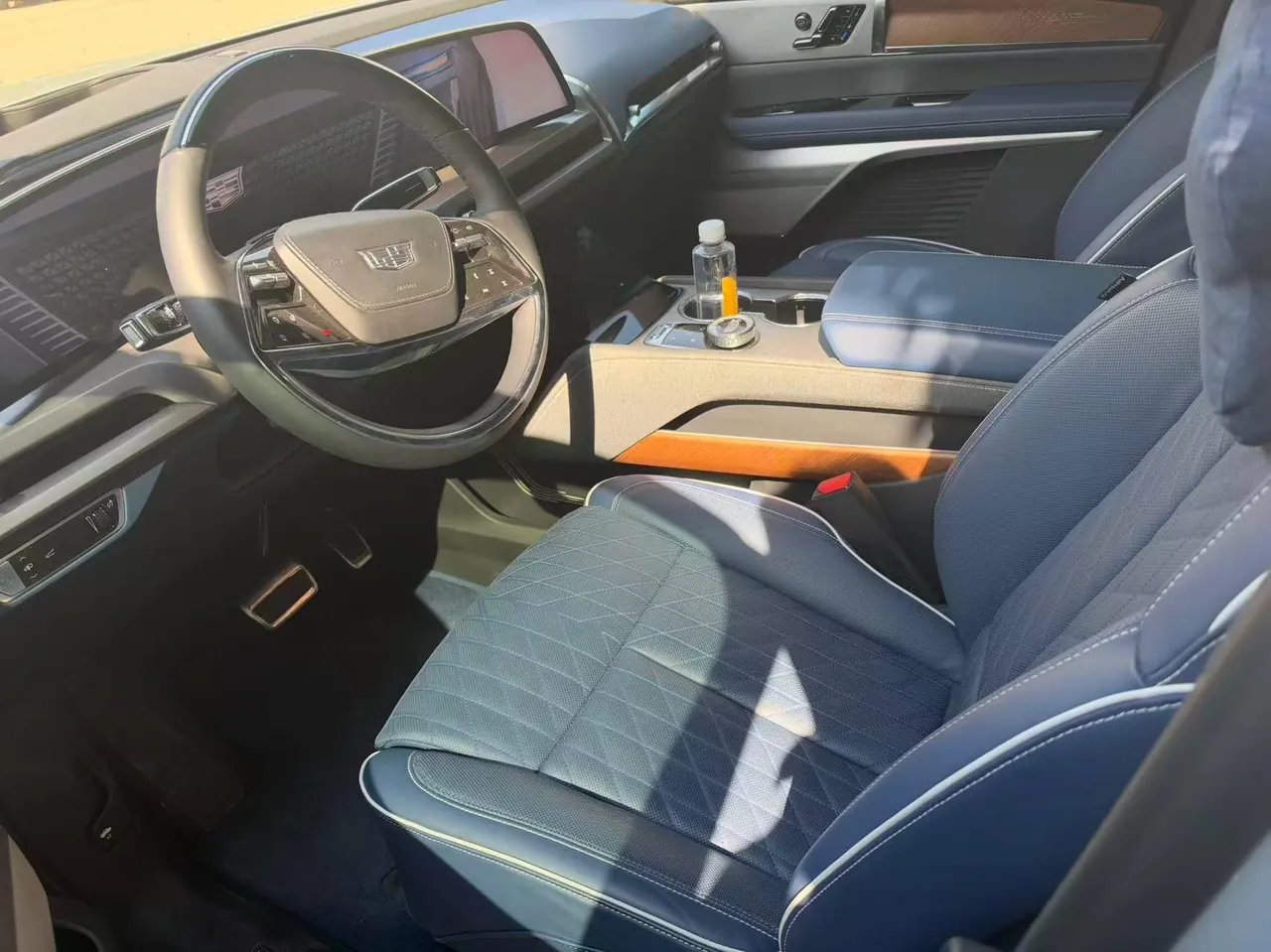 Cadillac 2026 Kayvid high-performance four-wheel drive Ultra automatic transmission 4