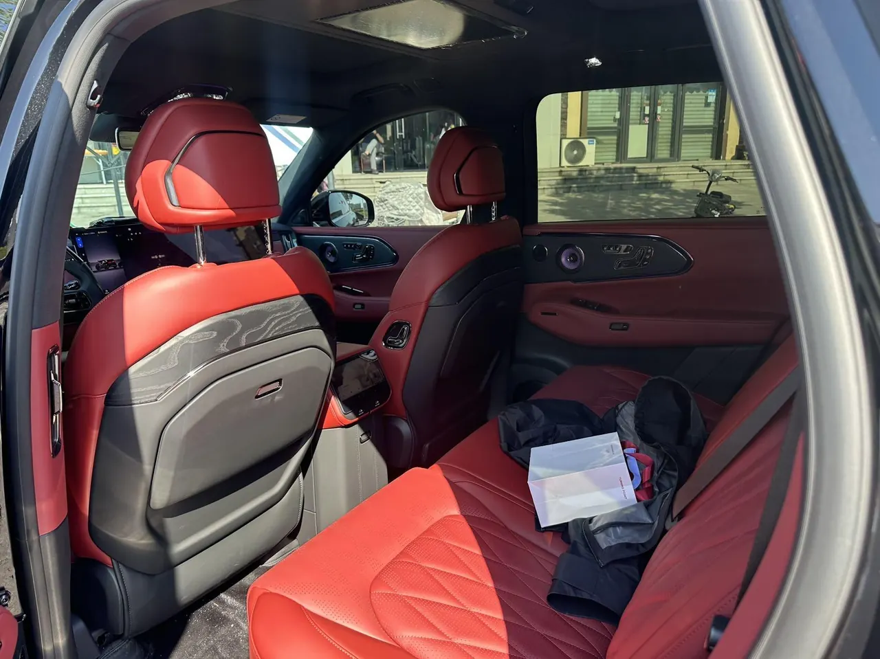 Zeekr 2026 Zeekr 8X 2.0T Ultra Edition 70kWh Automatic 3
